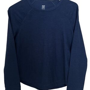 TITLE NINE Shirt M Long Sleeve Buttah Fitted Athletic Stretch Crew Teal Blue